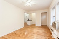 3726 N Pine Grove Ave, Unit 3E in Chicago, IL - Building Photo - Building Photo