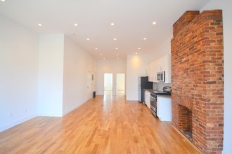 1220 Decatur St in Brooklyn, NY - Building Photo - Interior Photo