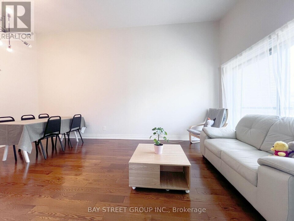 41 Northey Dr in Toronto, ON - Building Photo