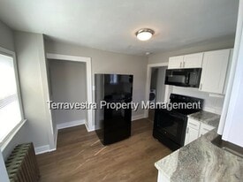 715 Buck St in Millville, NJ - Building Photo