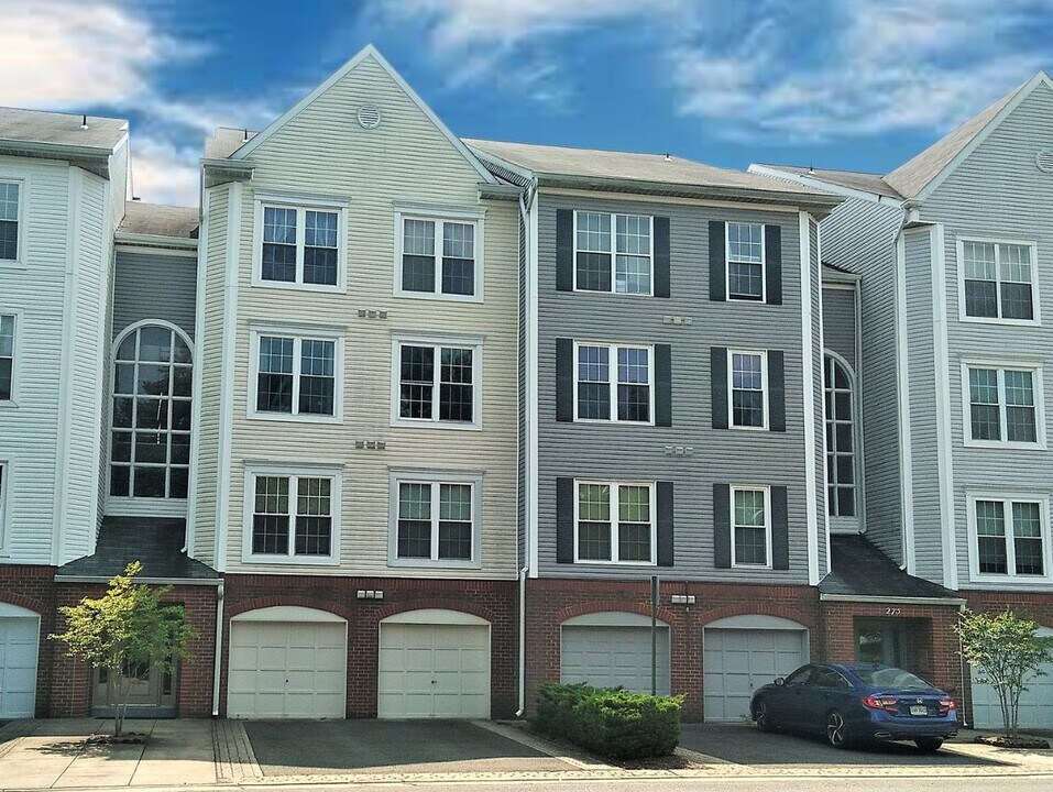 273 S Pickett St in Alexandria, VA - Building Photo