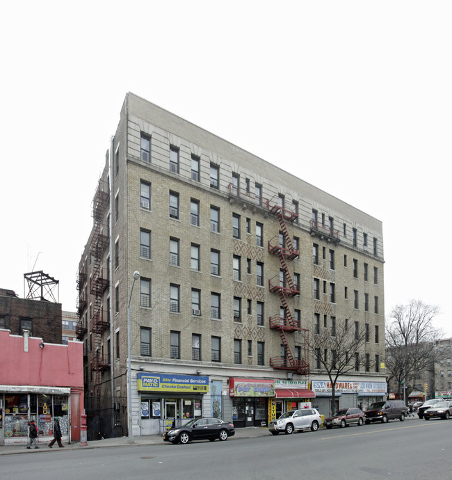 884-890 E Tremont Ave in Bronx, NY - Building Photo - Building Photo