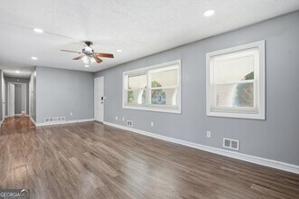 2419 Greenway Dr in Decatur, GA - Building Photo - Building Photo