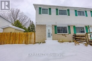 196 Old Colony Rd in Ottawa, ON - Building Photo