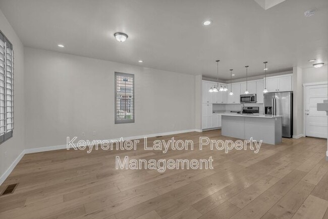 955 N 800 E in Layton, UT - Building Photo - Building Photo