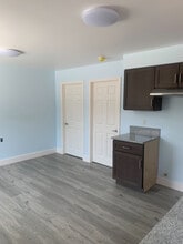 1227 W 146th St in Gardena, CA - Foto de edificio - Building Photo