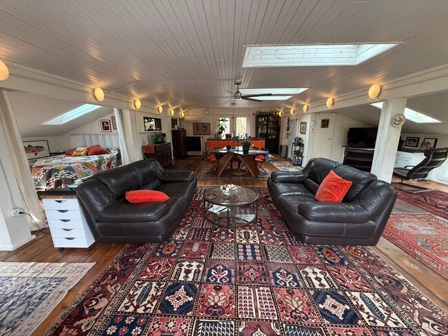 60 Woodard Rd, Unit Little barn Apartment in Newfield, NY - Building Photo - Building Photo