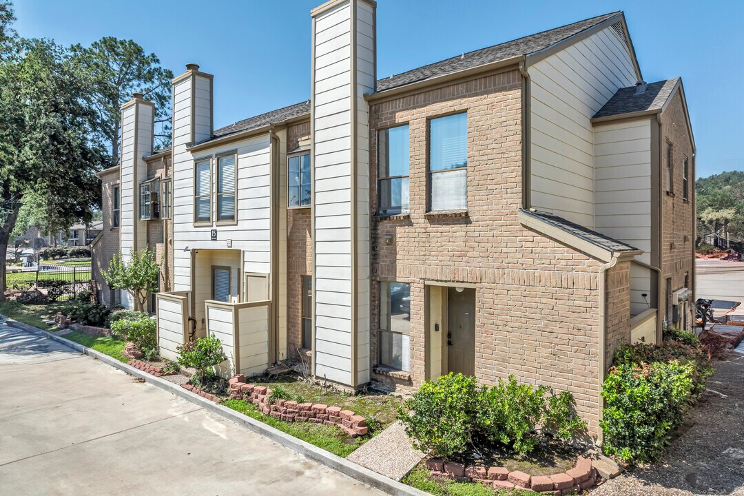 Sherbrook Square Townhomes in Houston, TX - Building Photo