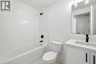 575 Conklin Rd in Brantford, ON - Building Photo - Building Photo