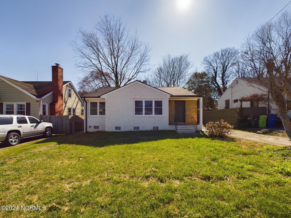 1112 E Martin St in Raleigh, NC - Foto de edificio