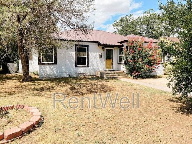 2426 31st St in Lubbock, TX - Building Photo - Building Photo