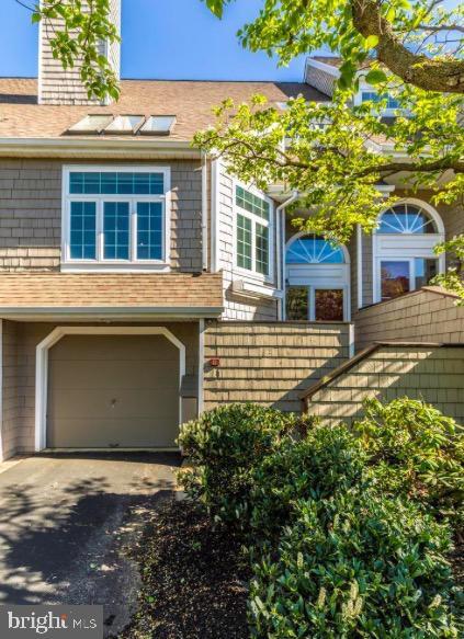 property at 8 Wellfleet Ln