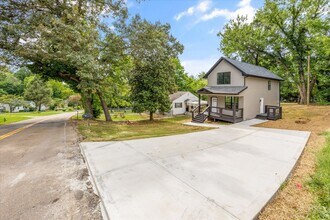 3415 Skyline Dr in Knoxville, TN - Building Photo - Building Photo