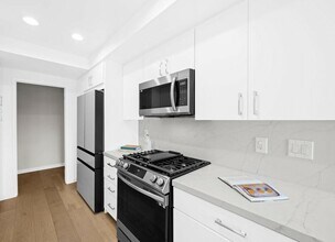 266 S Madison Ave in Pasadena, CA - Building Photo - Building Photo