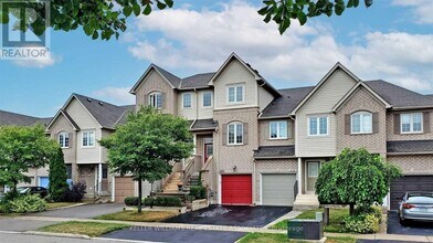 2106 Glenhampton Rd in Oakville, ON - Building Photo - Building Photo