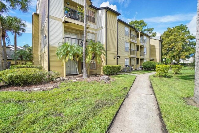 1908 Lake Atriums Cir in Orlando, FL - Building Photo - Building Photo