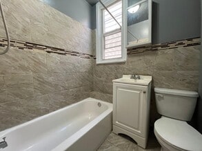 43 Rutgers Ave, Unit 2R4 in Jersey City, NJ - Building Photo - Building Photo