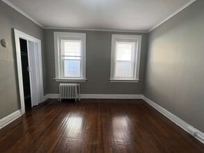 1579 Chapel St, Unit 305 in New Haven, CT - Building Photo - Building Photo