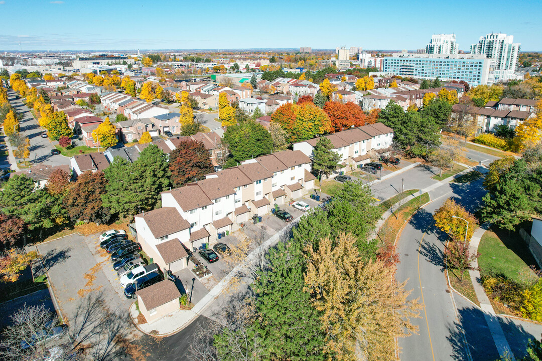 Markham Corners in Toronto, ON - Building Photo