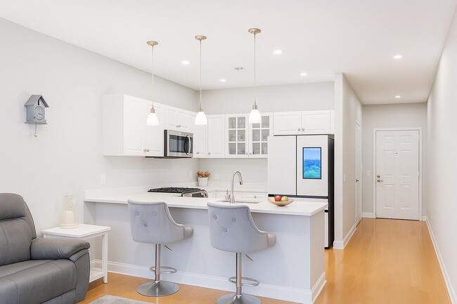 30 Constitution Way in Jersey City, NJ - Building Photo - Building Photo