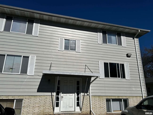 property at 928 S Stewart St