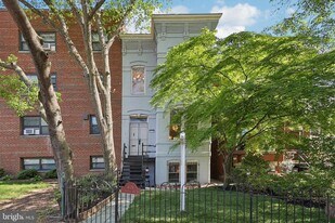 409 South Carolina Ave SE in Washington, DC - Building Photo