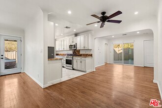 4530 Bakman Ave in Los Angeles, CA - Building Photo - Building Photo