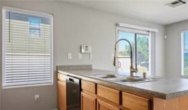 2076 Pillar Pointe St in Las Vegas, NV - Building Photo - Building Photo