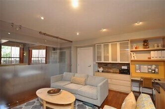 335 Beacon St, Unit 7 in Boston, MA - Building Photo - Building Photo