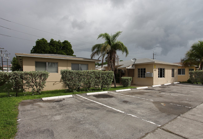 615 NE 7th St in Hallandale Beach, FL - Building Photo - Building Photo