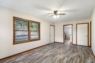 3001 Rust Ave in Texas City, TX - Building Photo - Building Photo