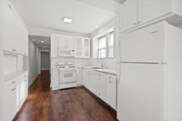 5742 N Milwaukee Ave, Unit 2A in Chicago, IL - Building Photo - Building Photo