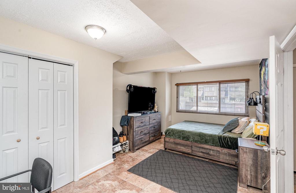 1754 Powder Horn Terrace in Woodbridge, VA - Building Photo