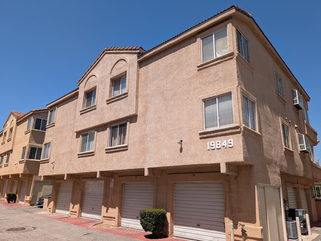 19849 Sandpiper Pl in Santa Clarita, CA - Building Photo - Building Photo