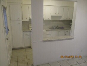1750 N 17th Ct in Hollywood, FL - Building Photo - Building Photo