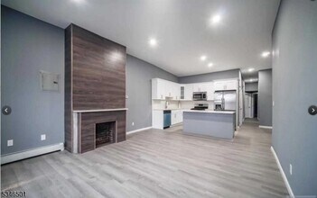 67 Broadway in Newark, NJ - Building Photo - Building Photo