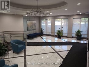 1001 Cedarglen Gate in Mississauga, ON - Building Photo - Building Photo