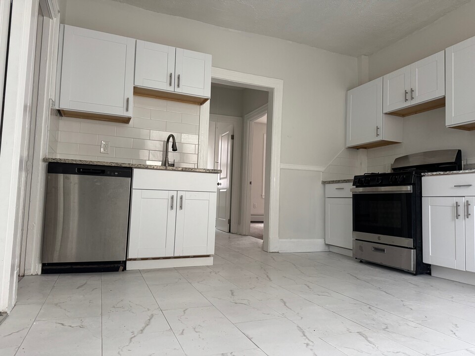 109 Irving St, Unit 2 in Hartford, CT - Foto de edificio
