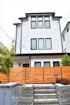 5248 39th Ave NE in Seattle, WA - Building Photo