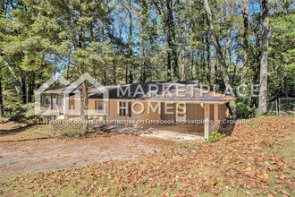 2542 Melinda Dr NE in Atlanta, GA - Building Photo - Building Photo