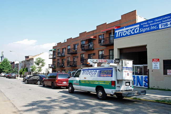 103-111 16th St in Brooklyn, NY - Building Photo - Building Photo