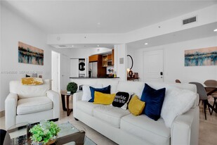 480 NE 30th St in Miami, FL - Building Photo