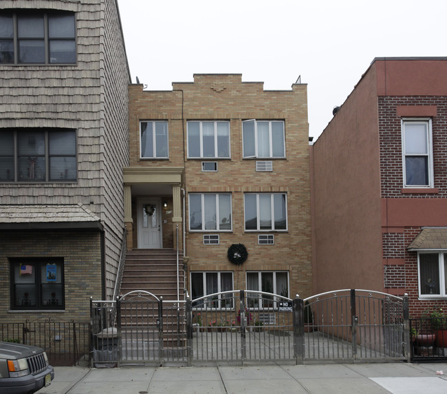 472 Humboldt St in Brooklyn, NY - Building Photo - Building Photo