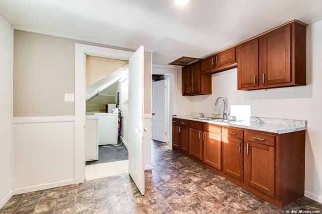 1350 Manitowoc Rd in Menasha, WI - Building Photo - Building Photo