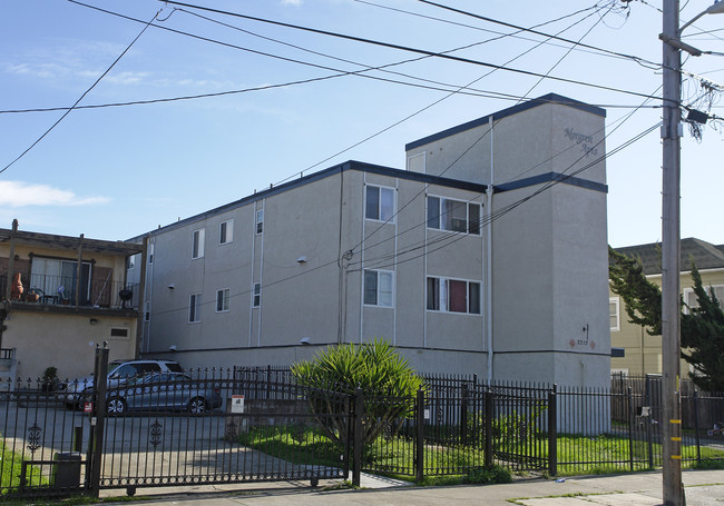 Norgren in Berkeley, CA - Foto de edificio - Building Photo