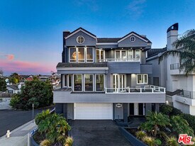 7800 Veragua Dr in Los Angeles, CA - Building Photo