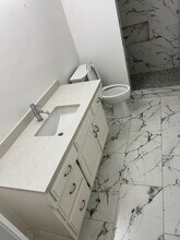 2725 Ponderosa Dr in Lawrence, KS - Foto de edificio - Building Photo