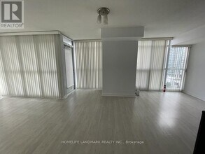 19-1219 Singer Ct in Toronto, ON - Building Photo - Building Photo