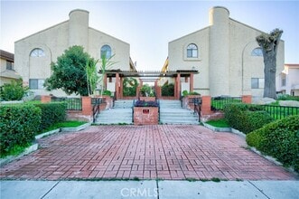 523 N Alhambra Ave-Unit -D in Monterey Park, CA - Building Photo - Building Photo