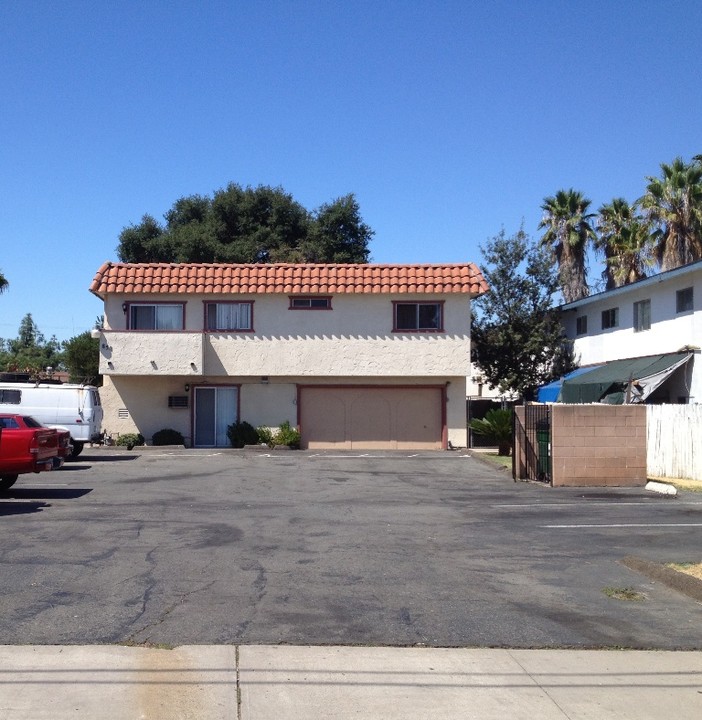 858 S Orange Ave in El Cajon, CA - Building Photo